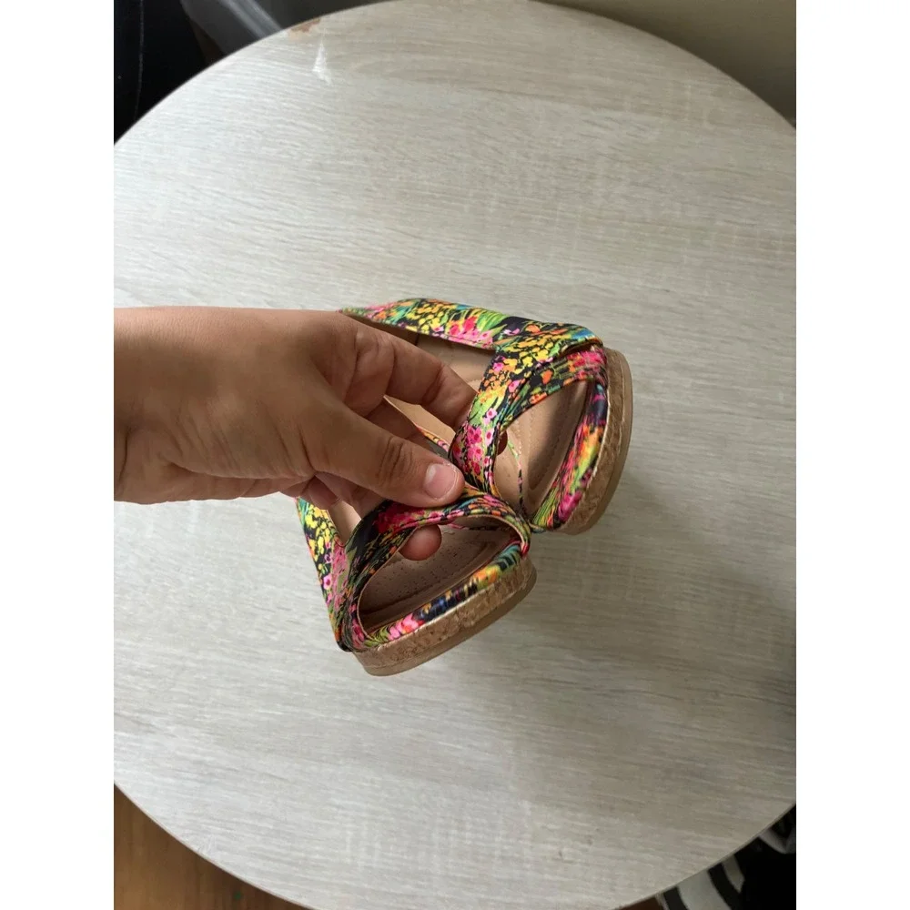 Dexflex Comfort Womens Floral Wedge Sandals Peep Toe Cork Heel Multi Color 7.5